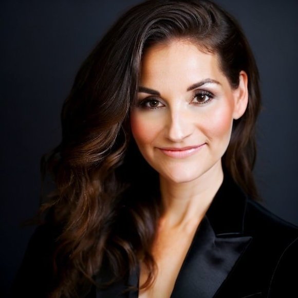 Meet your Posher, Meredith - Picture 1 of 1